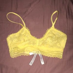 VS. lace bralette